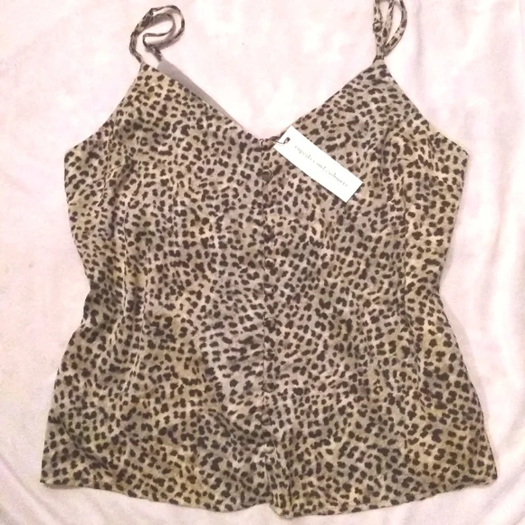 Cupcakes and Cashmere Spaghetti Strap Leopard Print Button Up Top - Picture 6 of 16